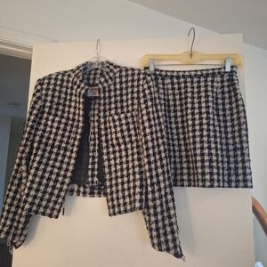 Chic Black and White Tweed Skirt